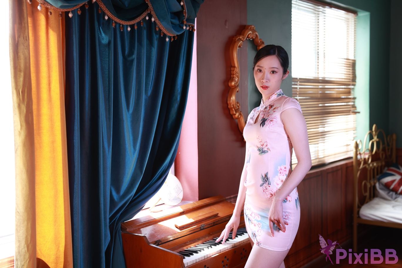 Private Photoshoot Zhang Xin Ladyly temperament cheongsam royal sister Full scale room shooting collection PixiBB.COM 079.JPG