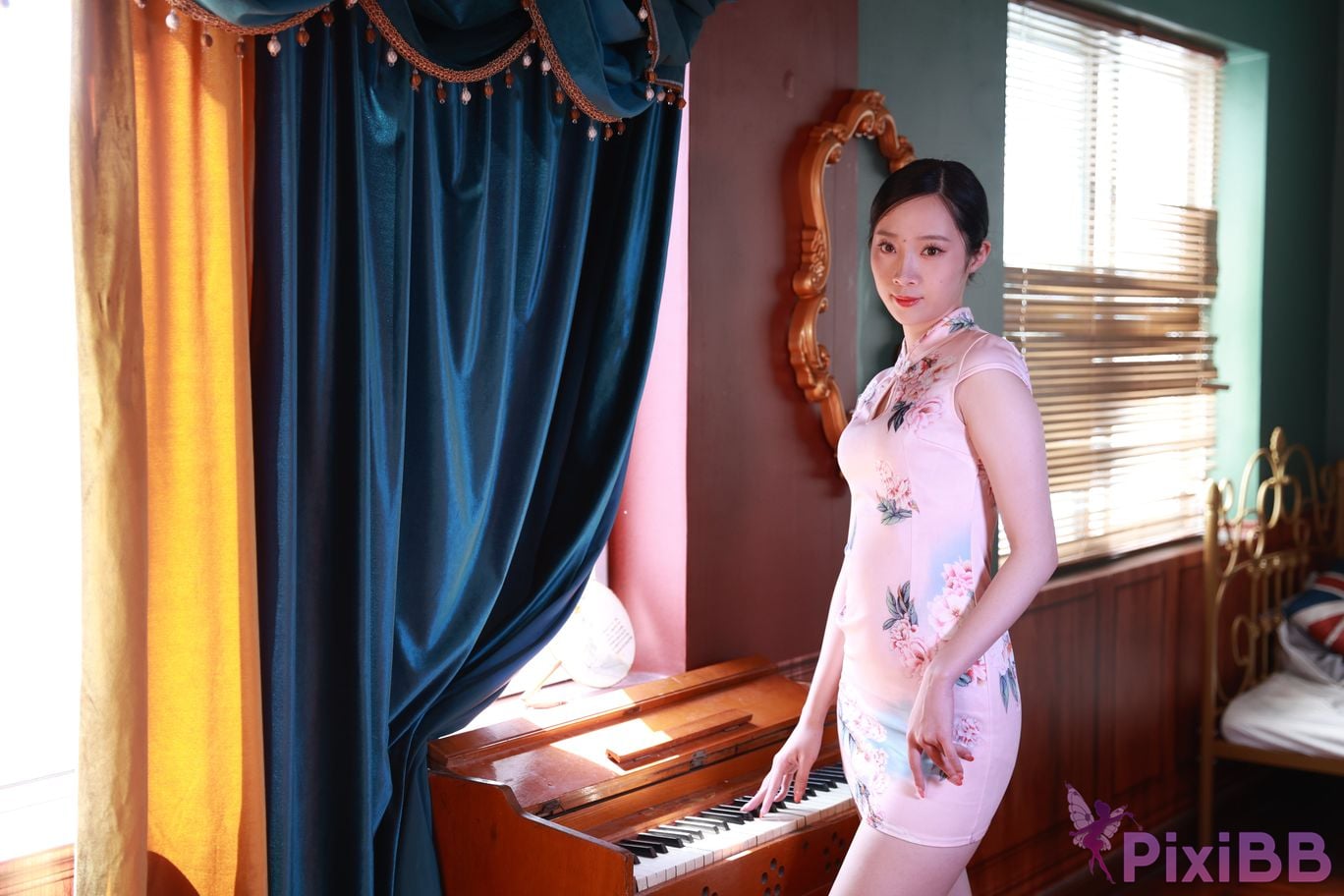 Private Photoshoot Zhang Xin Ladyly temperament cheongsam royal sister Full scale room shooting collection PixiBB.COM 101.JPG