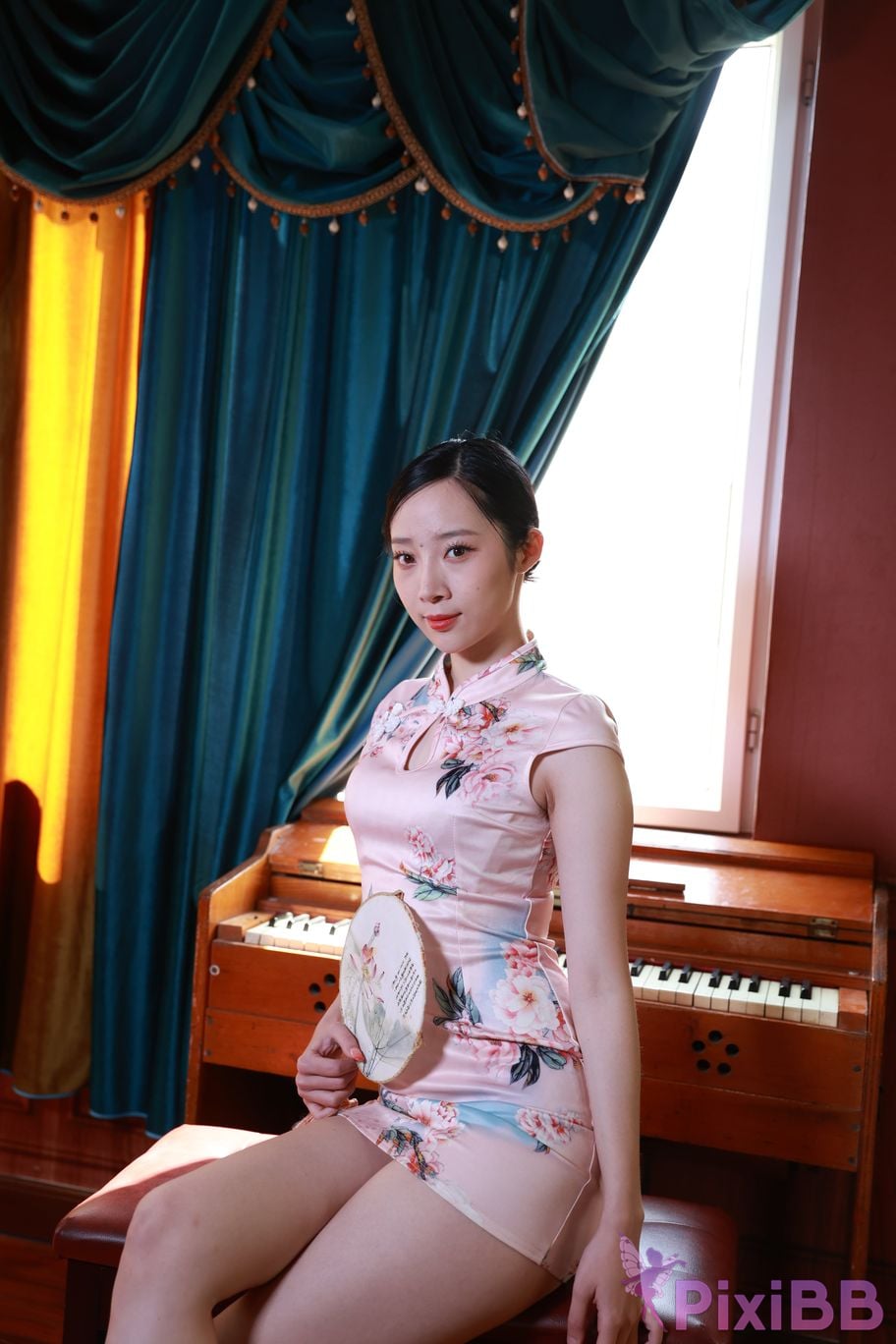Private Photoshoot Zhang Xin Ladyly temperament cheongsam royal sister Full scale room shooting collection PixiBB.COM 512.JPG