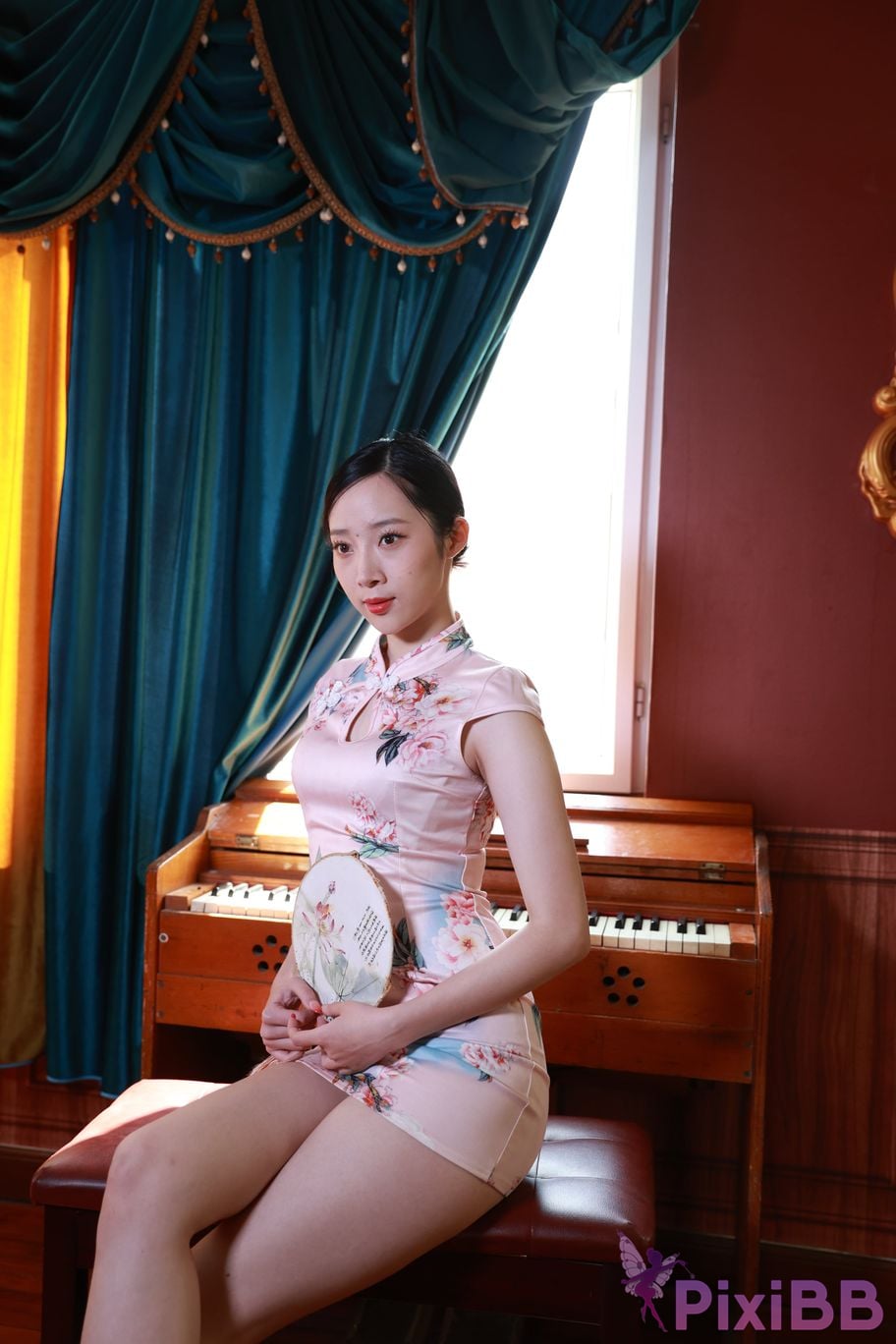 Private Photoshoot Zhang Xin Ladyly temperament cheongsam royal sister Full scale room shooting collection PixiBB.COM 523.JPG