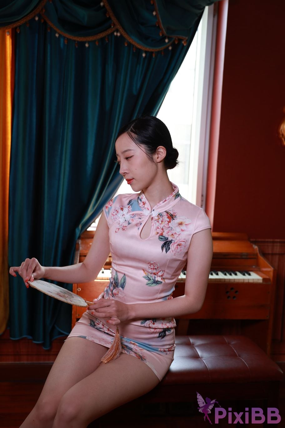 Private Photoshoot Zhang Xin Ladyly temperament cheongsam royal sister Full scale room shooting collection PixiBB.COM 568.JPG