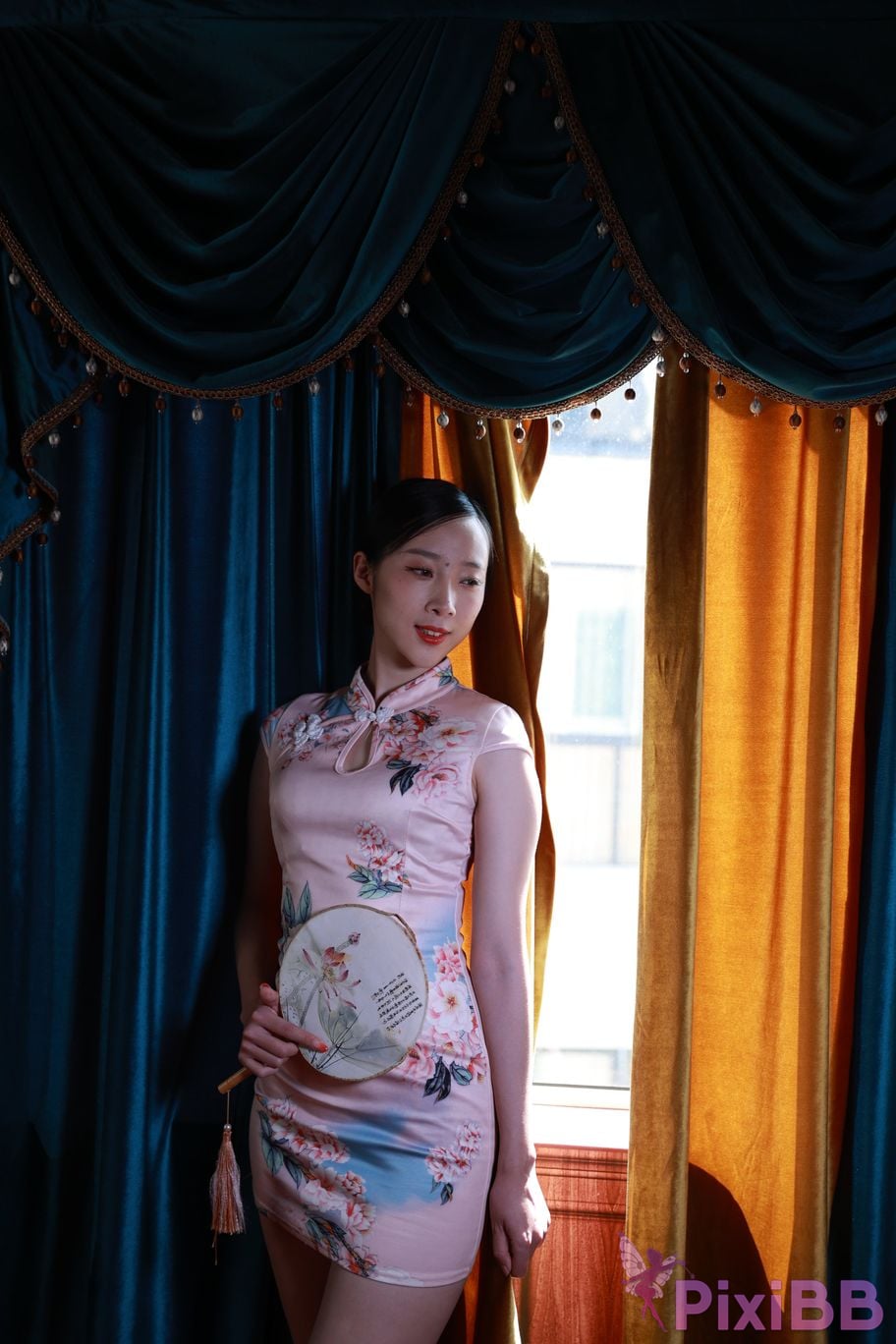 Private Photoshoot Zhang Xin Ladyly temperament cheongsam royal sister Full scale room shooting collection PixiBB.COM 645.JPG