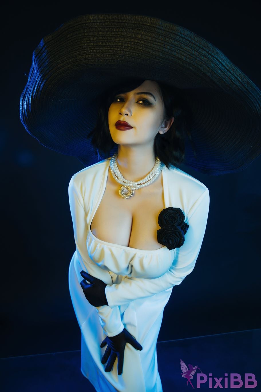 UyUyLadyDimitrescu PixiBB.COM 11