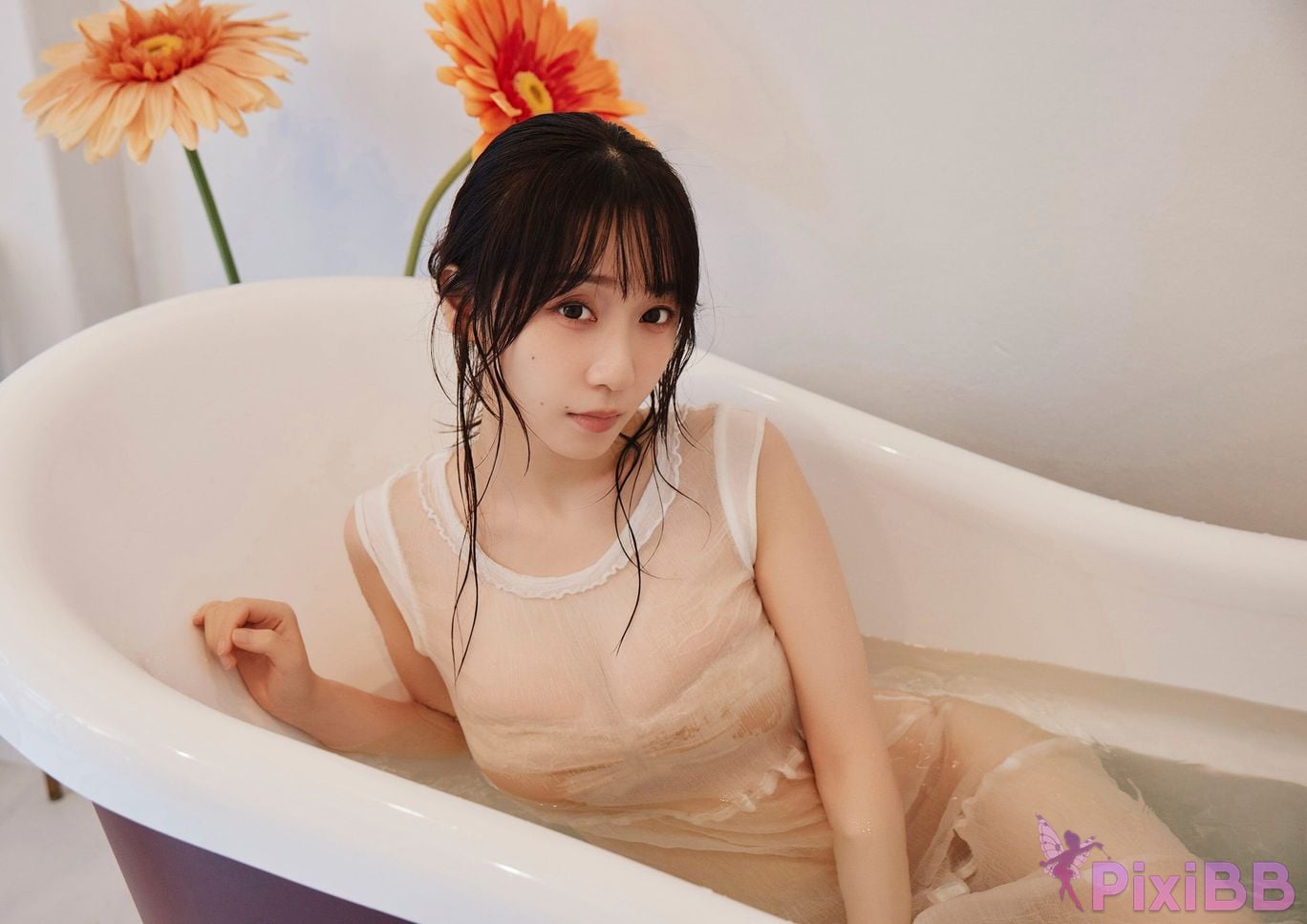 Japanese Idol Moe Iori Wind waiting time PixiBB.COM 055