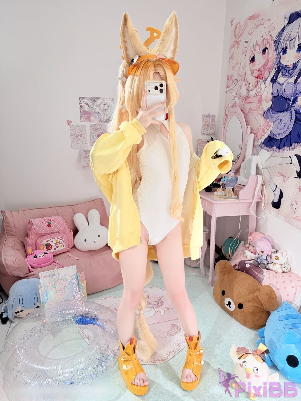 Cosplayer Somezo ran3 Blue Archive Lily Garden Shengya swimsuit PixiBB.COM 002