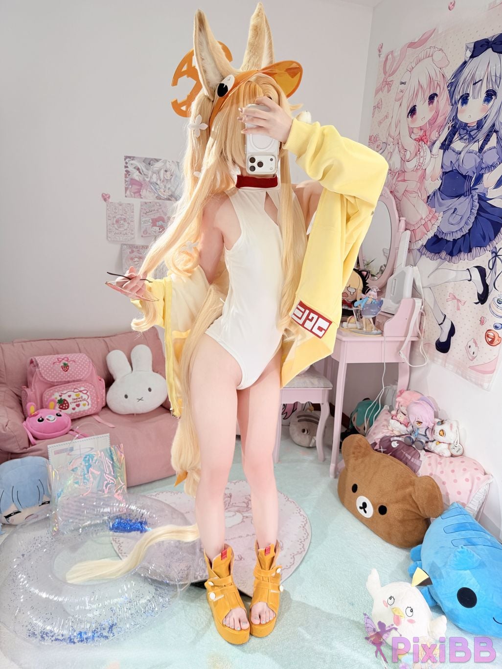 Cosplayer Somezo ran3 Blue Archive Lily Garden Shengya swimsuit PixiBB.COM 004