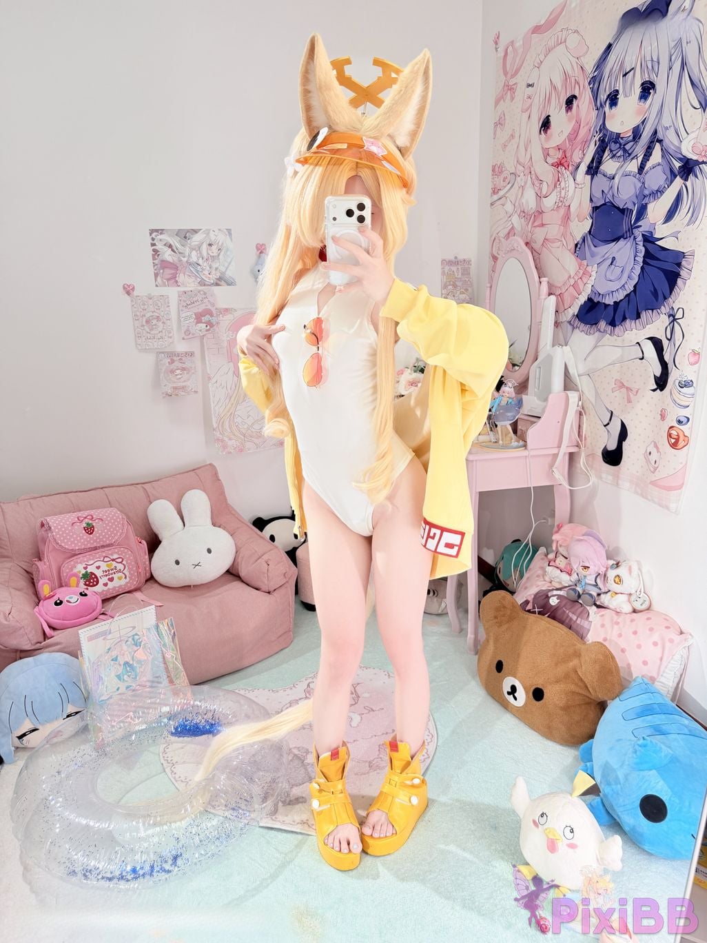 Cosplayer Somezo ran3 Blue Archive Lily Garden Shengya swimsuit PixiBB.COM 007