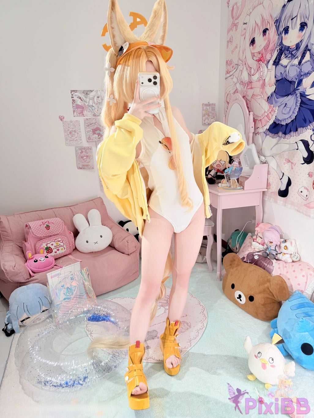 Cosplayer Somezo ran3 Blue Archive Lily Garden Shengya swimsuit PixiBB.COM 011