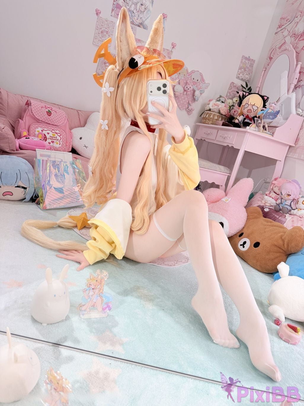 Cosplayer Somezo ran3 Blue Archive Lily Garden Shengya swimsuit PixiBB.COM 040