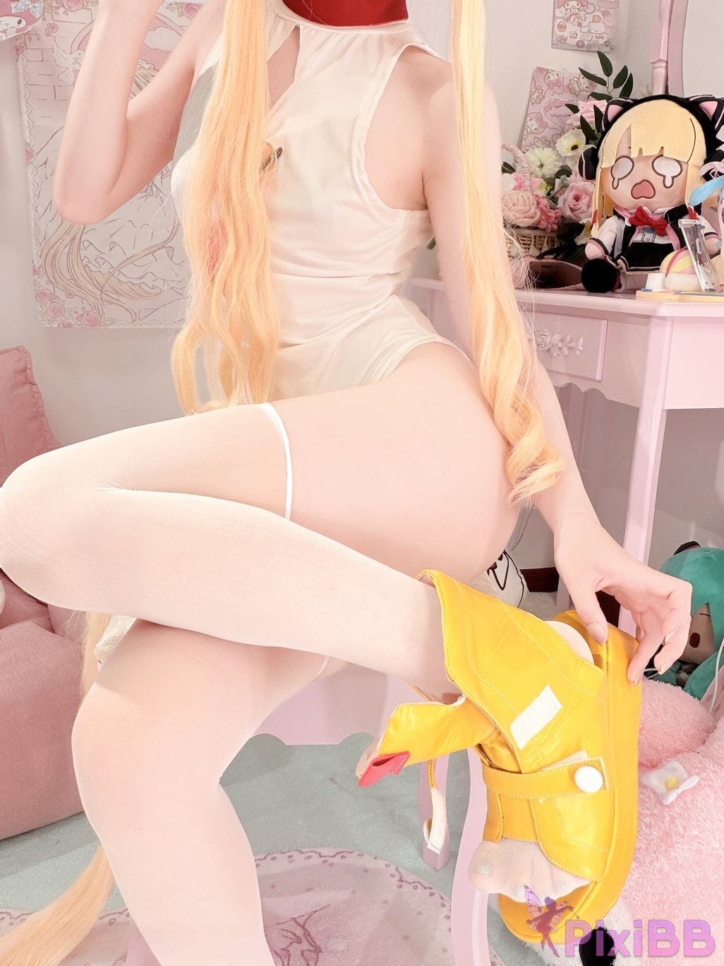 Cosplayer Somezo ran3 Blue Archive Lily Garden Shengya swimsuit PixiBB.COM 068