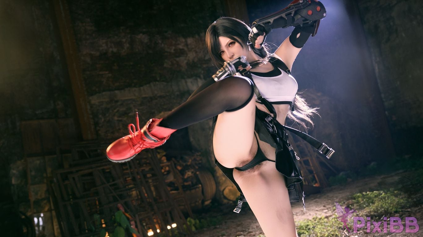 Cosplayer Axun kaOri final fantasy Tifa PixiBB.COM 024
