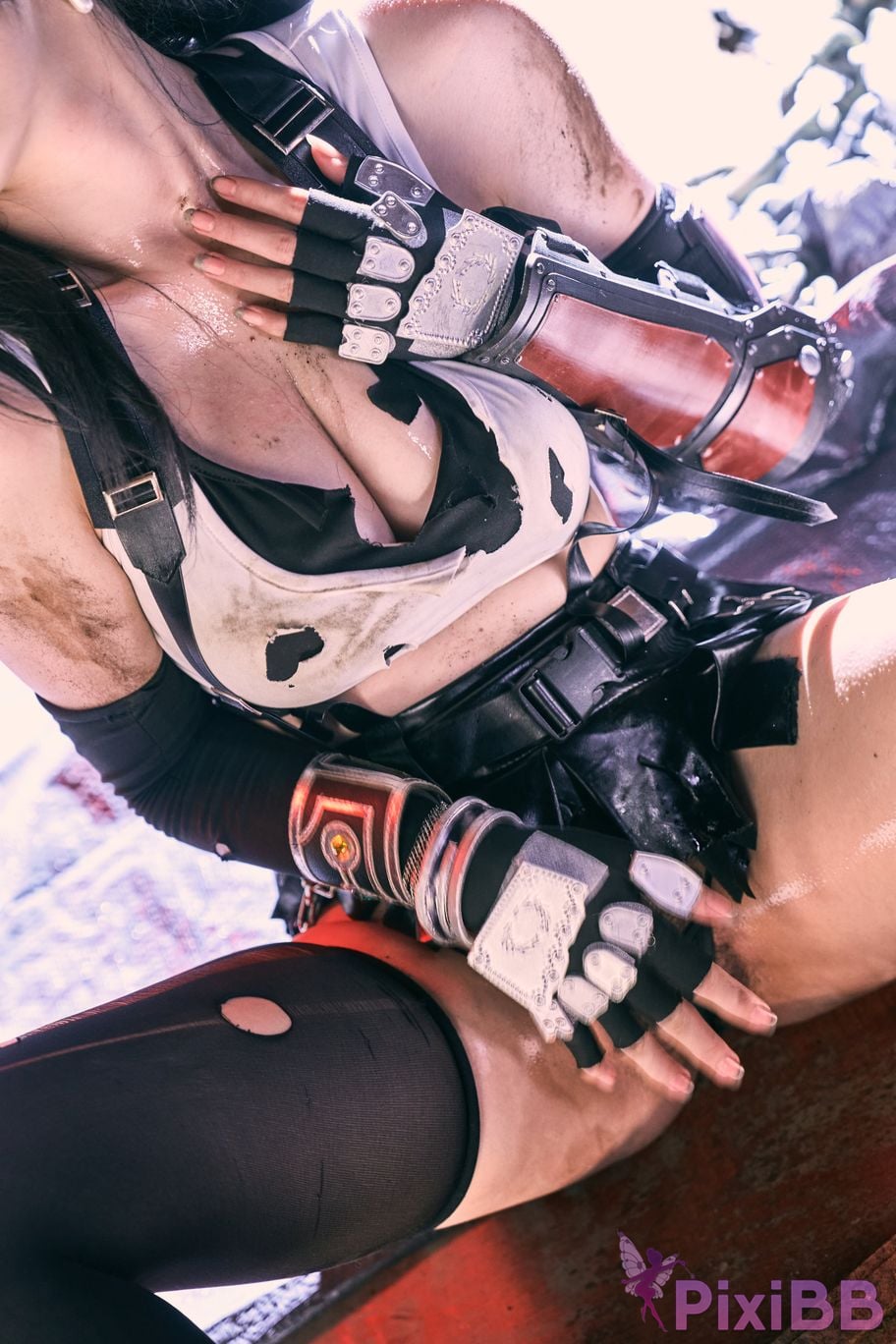 Cosplayer Axun kaOri final fantasy Tifa PixiBB.COM 252