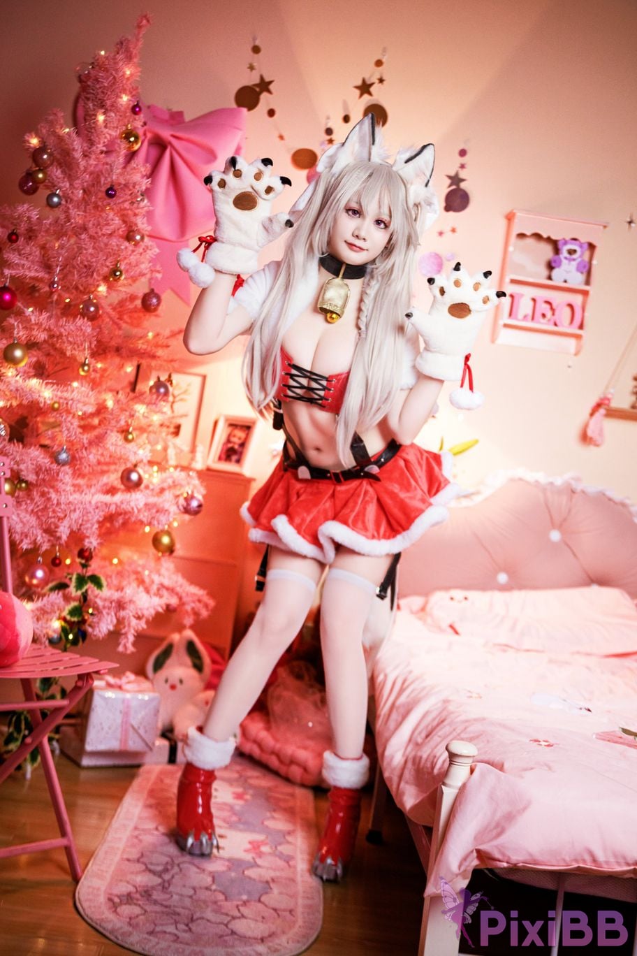 Cosplayer A Xuexue Christmas Eve PixiBB.COM 001