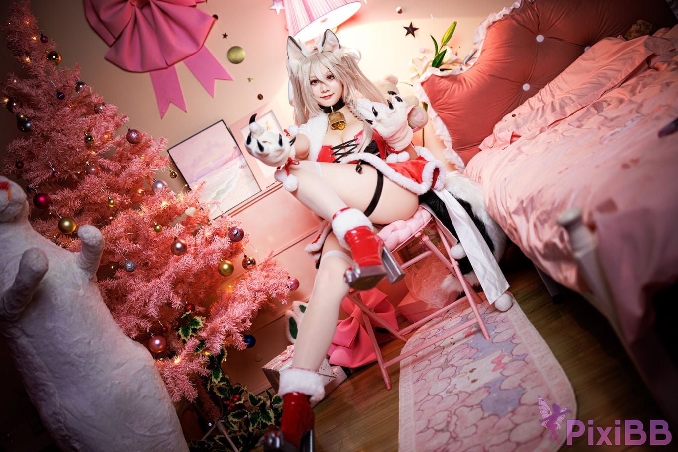 Cosplayer A Xuexue Christmas Eve PixiBB.COM 025
