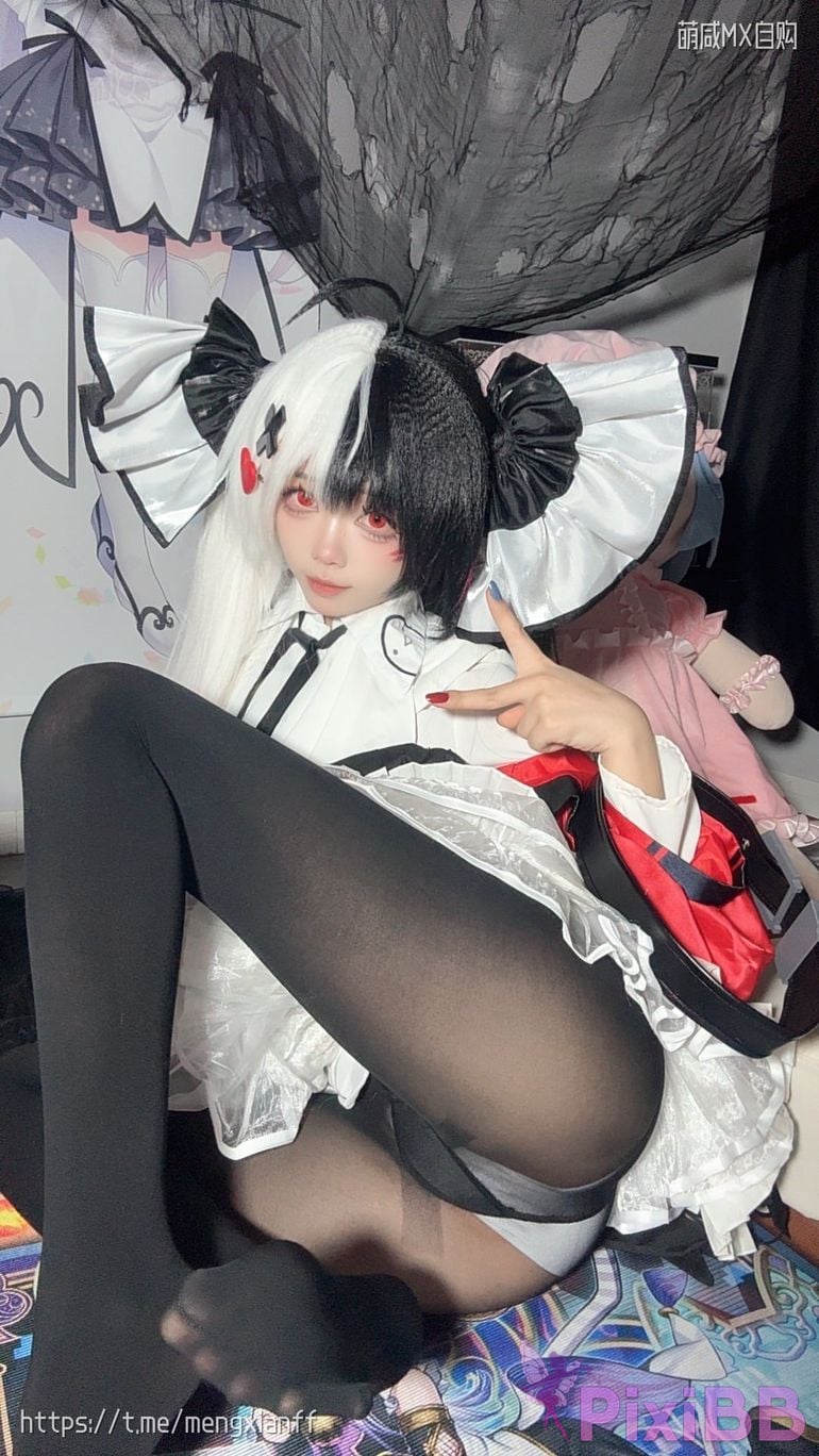 Cosplayer white oak Shirly Requiem PixiBB.COM 111.JPG