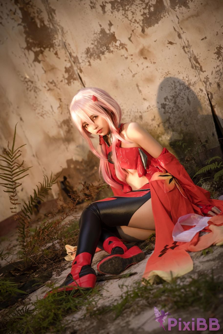 Cosplayer G44 wont get hurt pray PixiBB.COM 010