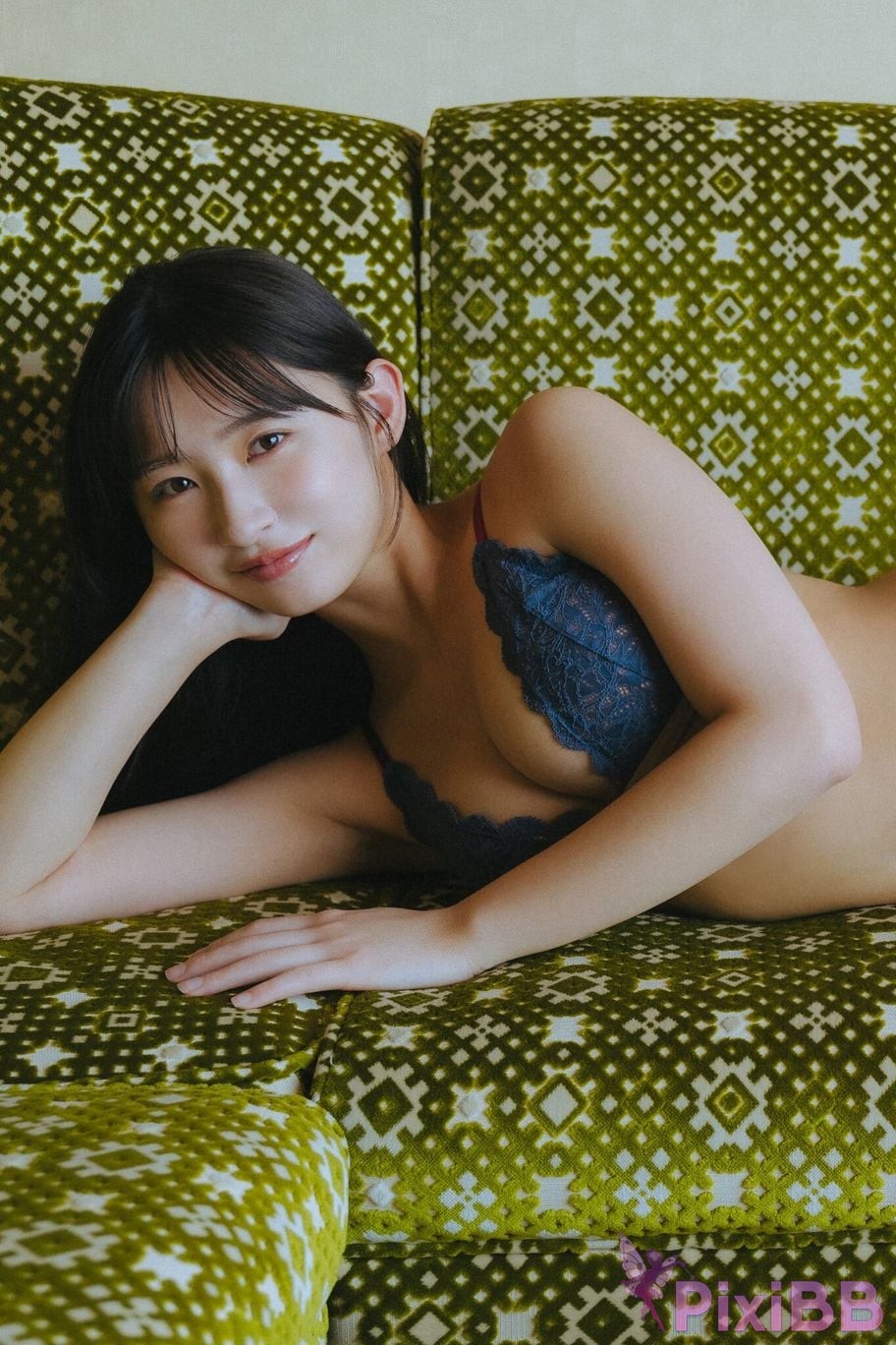 Japanese Idol Hinata Matsumoto FRIDAY digital photo book Bodies staring at each other Vol.1 PixiBB.COM 069