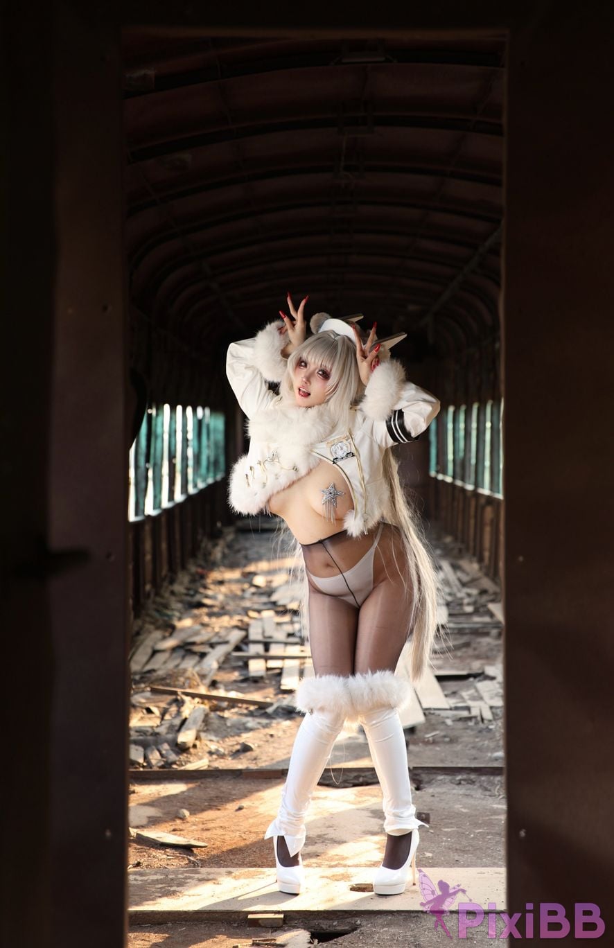Cosplayer soso swish white rabbit train PixiBB.COM 001.JPG