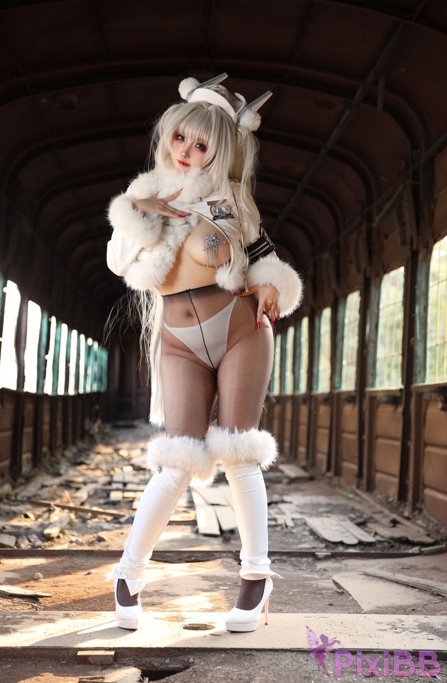Cosplayer soso swish white rabbit train PixiBB.COM 005.JPG
