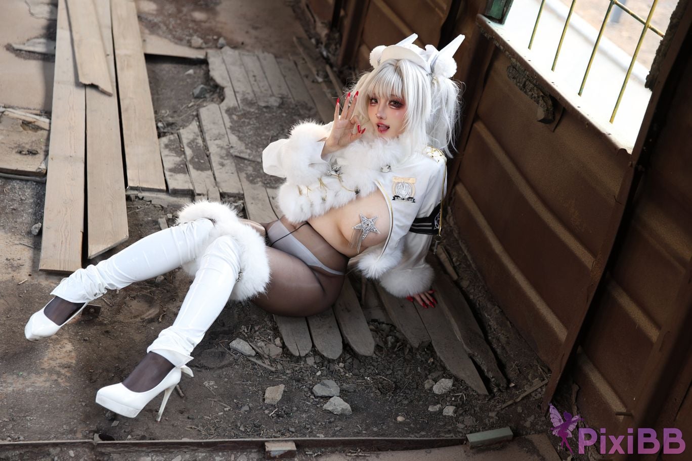 Cosplayer soso swish white rabbit train PixiBB.COM 011.JPG