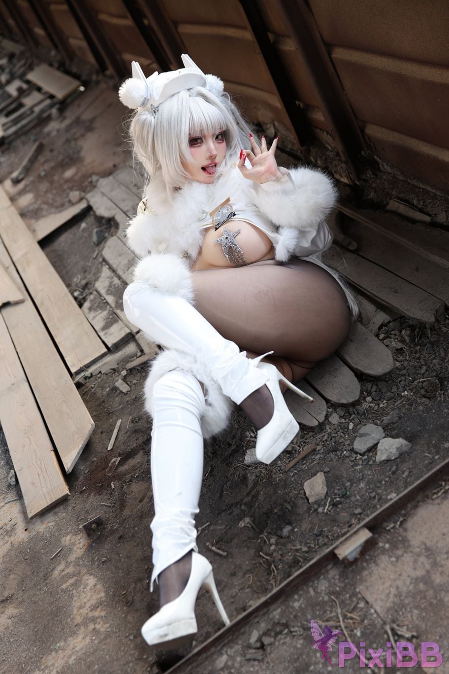 Cosplayer soso swish white rabbit train PixiBB.COM 037.JPG