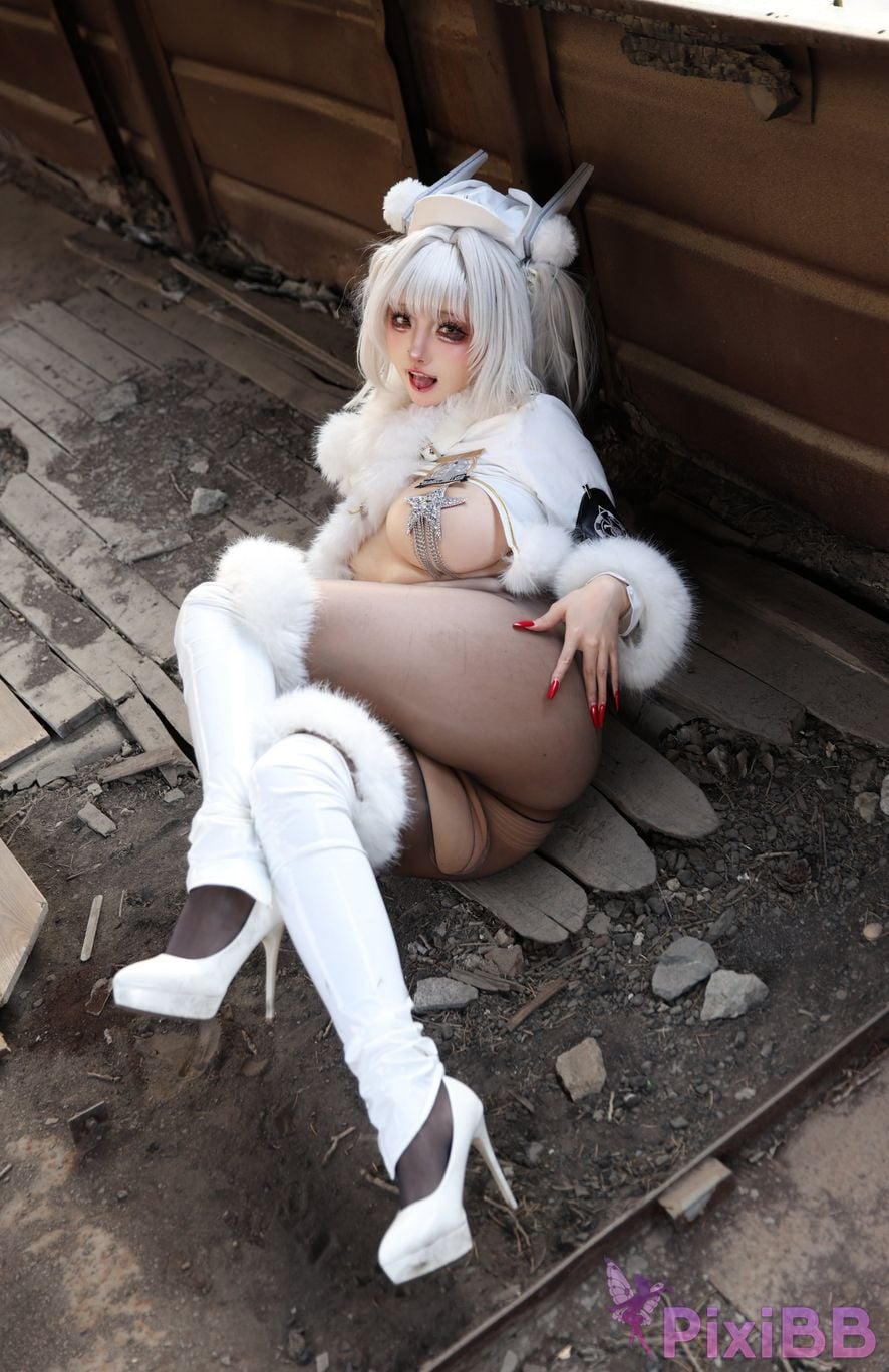 Cosplayer soso swish white rabbit train PixiBB.COM 040.JPG