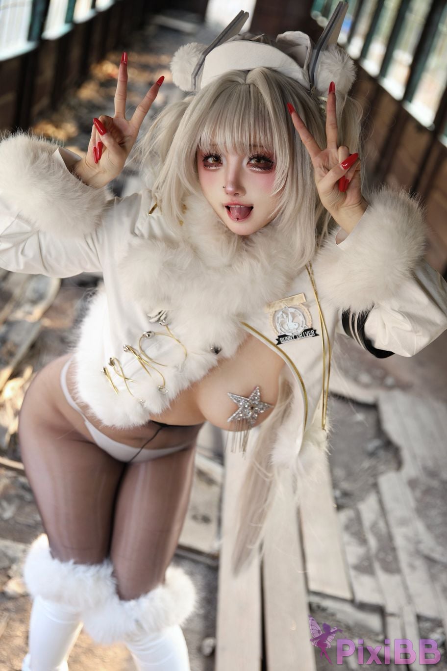 Cosplayer soso swish white rabbit train PixiBB.COM 044.JPG