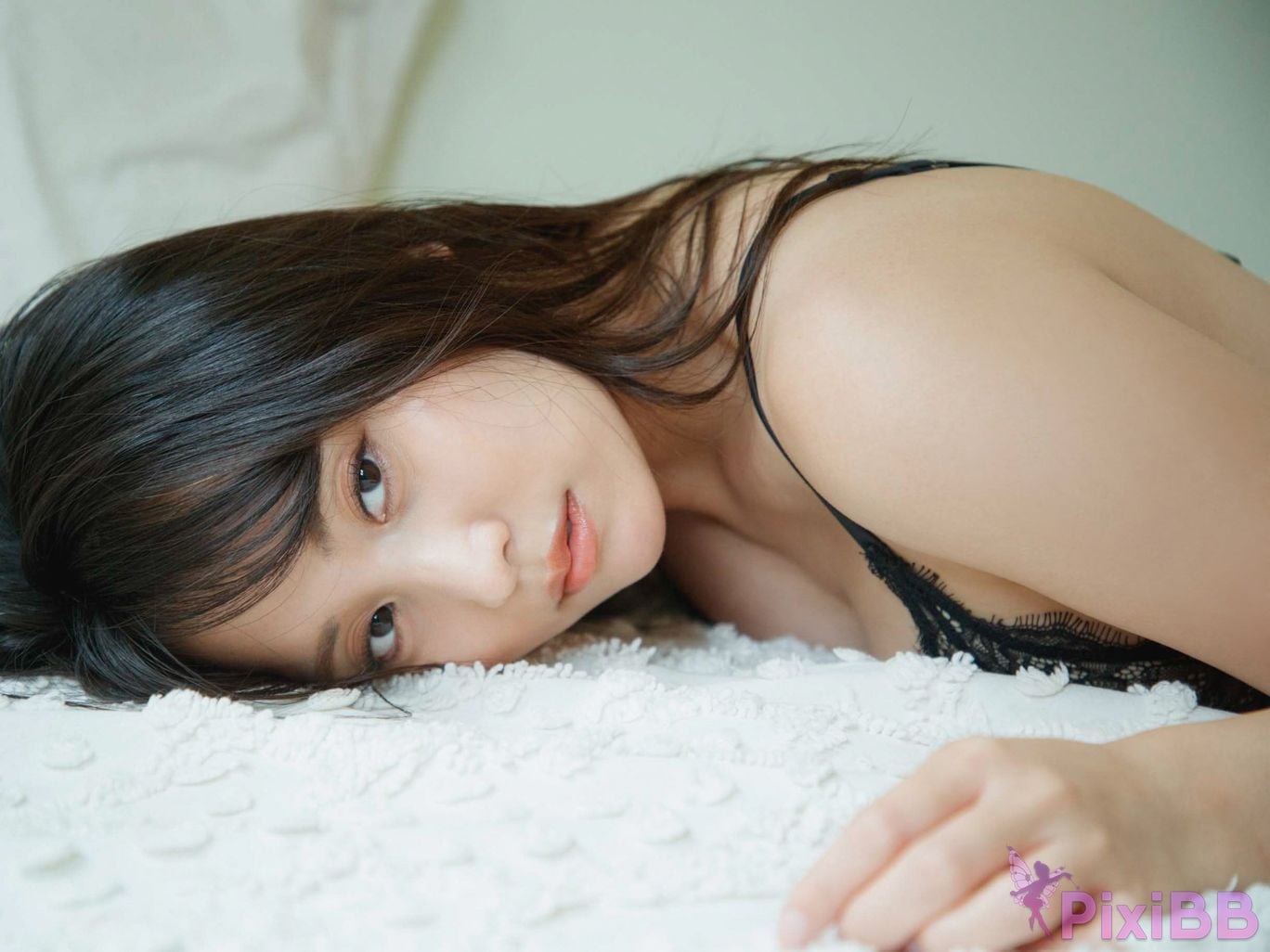 Japanese Idol Nagao Mariya FRIDAY digital photo book on the beach in winter Alone with you Vol.2 large volume 100 page PixiBB.COM 102