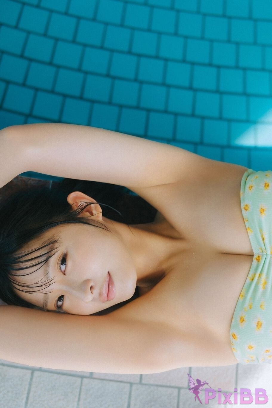 Japanese Idol Hinata Matsumoto FRIDAY digital photo book Bodies staring at each other Vol.2 100 Page super deluxe edition PixiBB.COM 011