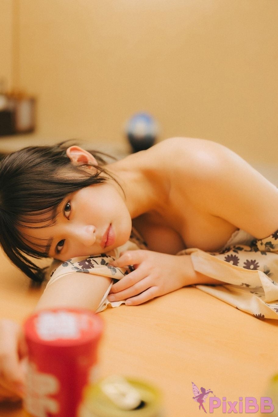 Japanese Idol Hinata Matsumoto FRIDAY digital photo book Bodies staring at each other Vol.2 100 Page super deluxe edition PixiBB.COM 029
