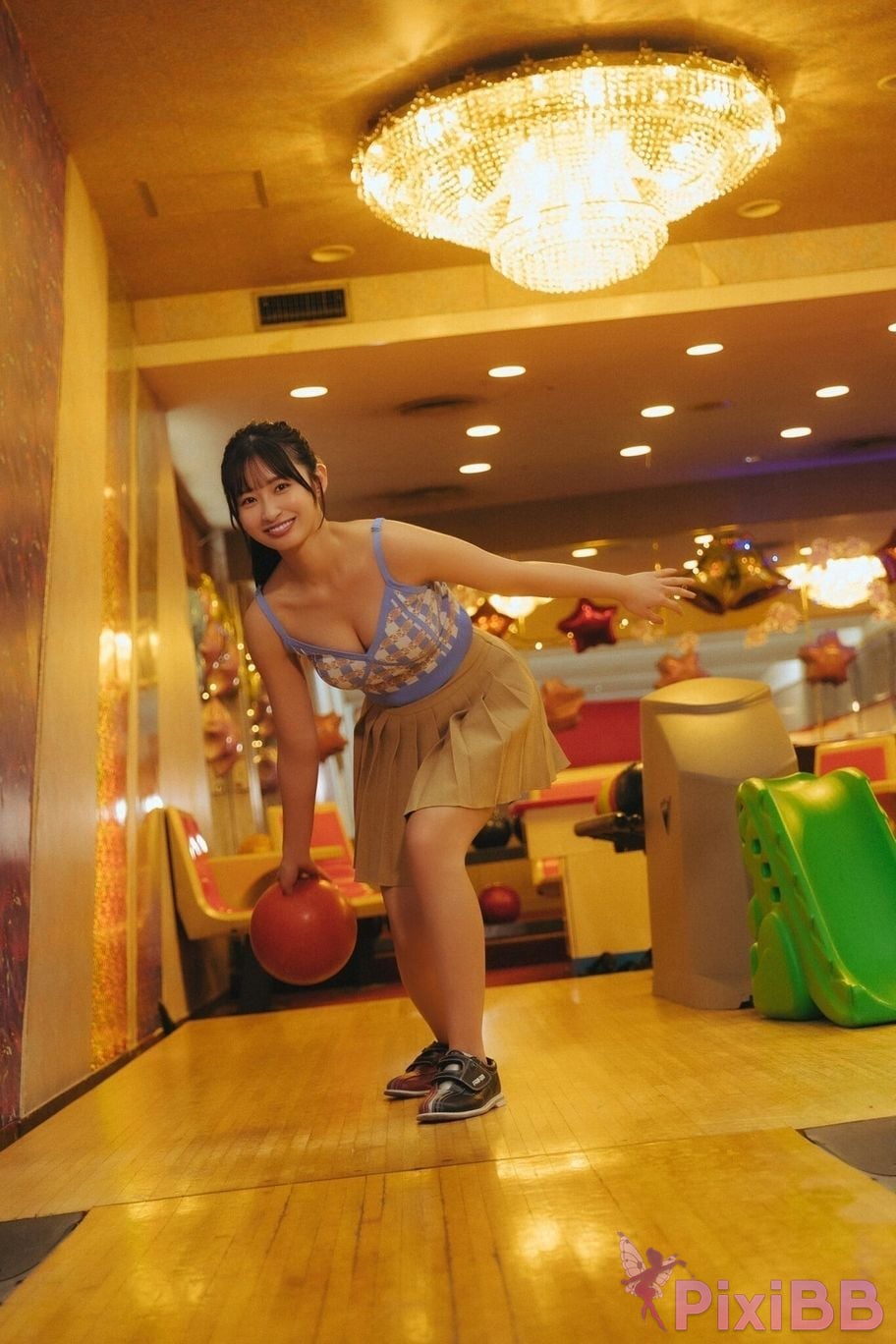 Japanese Idol Hinata Matsumoto FRIDAY digital photo book Bodies staring at each other Vol.2 100 Page super deluxe edition PixiBB.COM 050