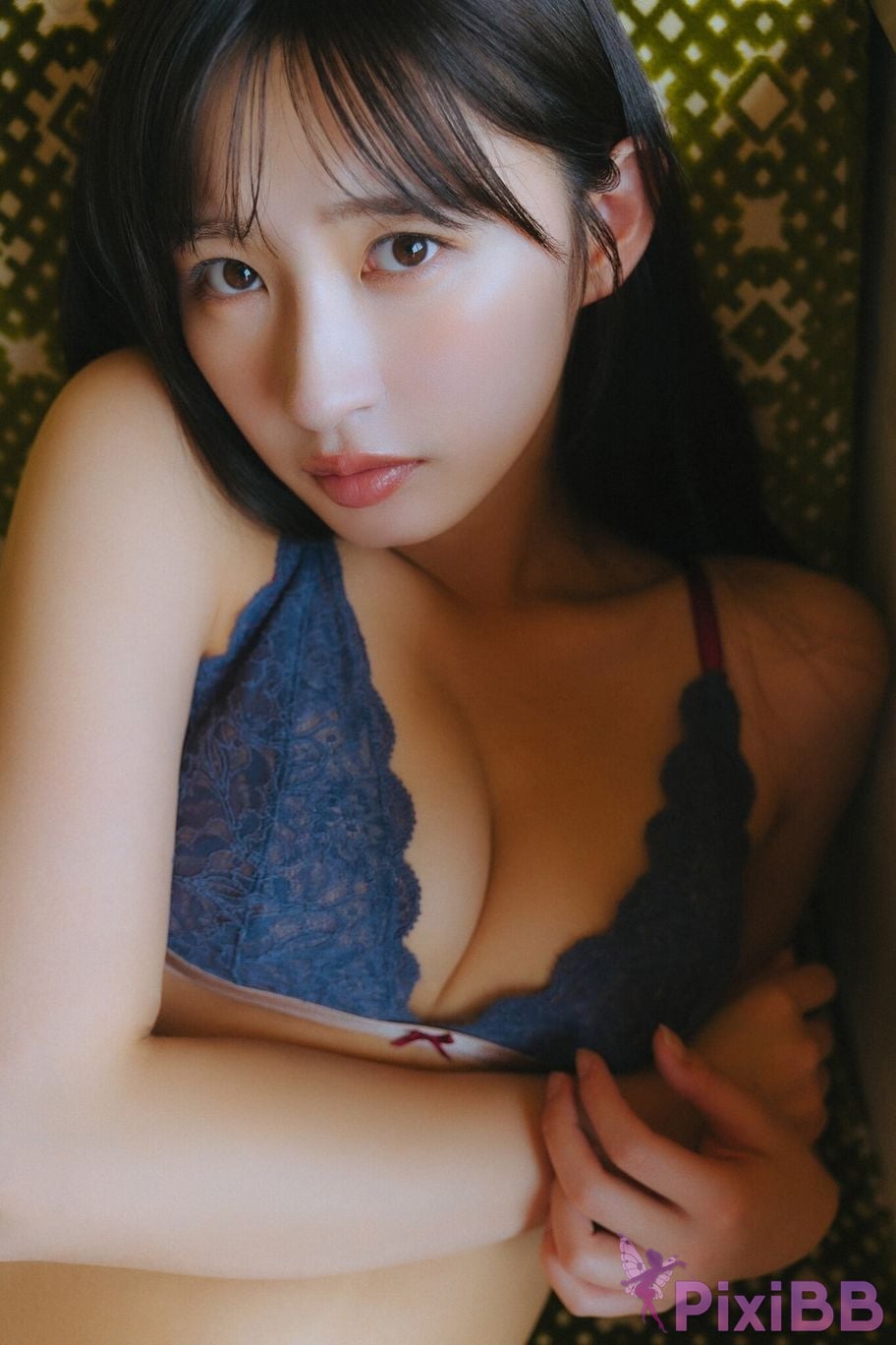 Japanese Idol Hinata Matsumoto FRIDAY digital photo book Bodies staring at each other Vol.2 100 Page super deluxe edition PixiBB.COM 058
