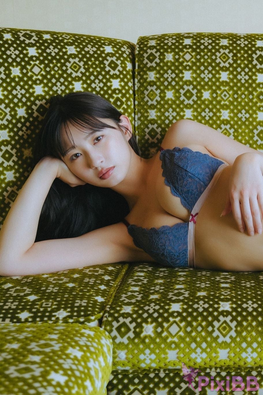 Japanese Idol Hinata Matsumoto FRIDAY digital photo book Bodies staring at each other Vol.2 100 Page super deluxe edition PixiBB.COM 061