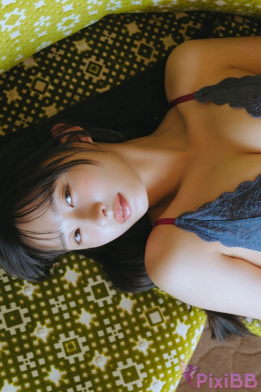 Japanese Idol Hinata Matsumoto FRIDAY digital photo book Bodies staring at each other Vol.2 100 Page super deluxe edition PixiBB.COM 064