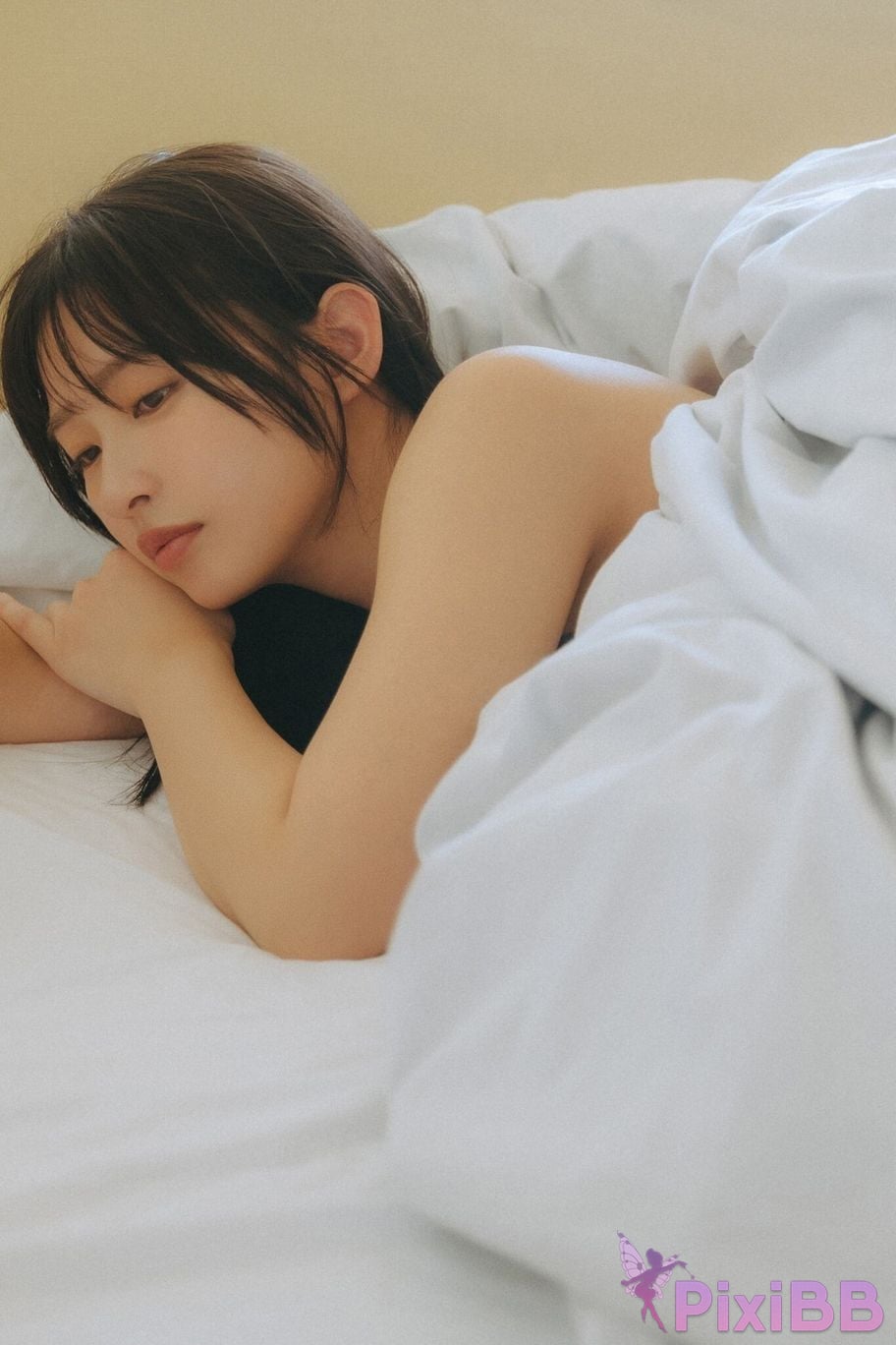 Japanese Idol Hinata Matsumoto FRIDAY digital photo book Bodies staring at each other Vol.2 100 Page super deluxe edition PixiBB.COM 075