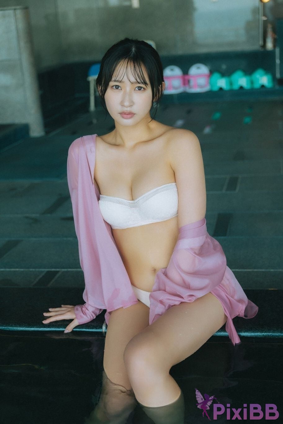 Japanese Idol Hinata Matsumoto FRIDAY digital photo book Bodies staring at each other Vol.2 100 Page super deluxe edition PixiBB.COM 085