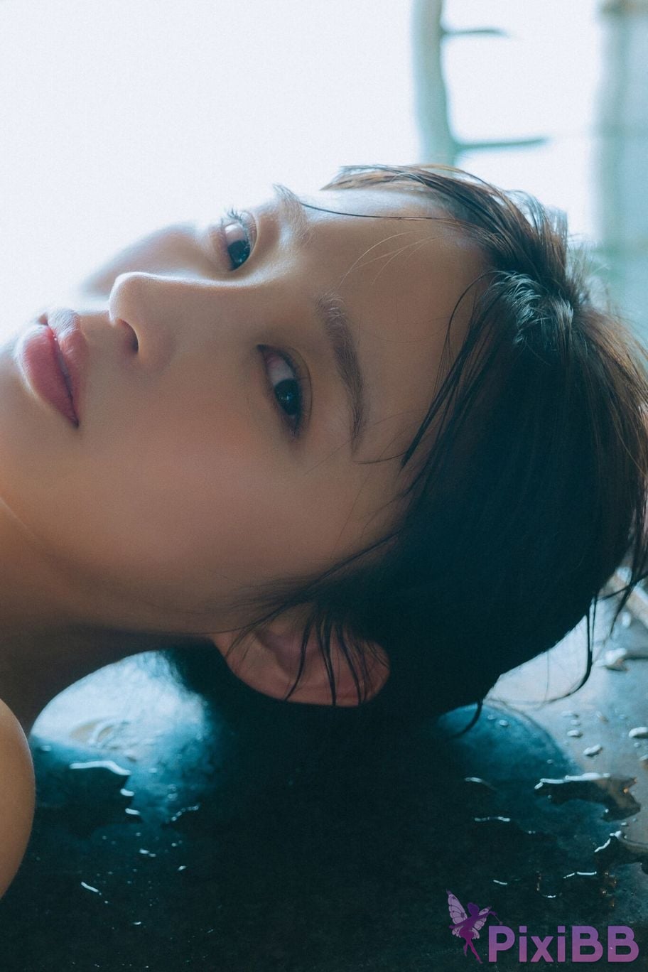 Japanese Idol Hinata Matsumoto FRIDAY digital photo book Bodies staring at each other Vol.2 100 Page super deluxe edition PixiBB.COM 100