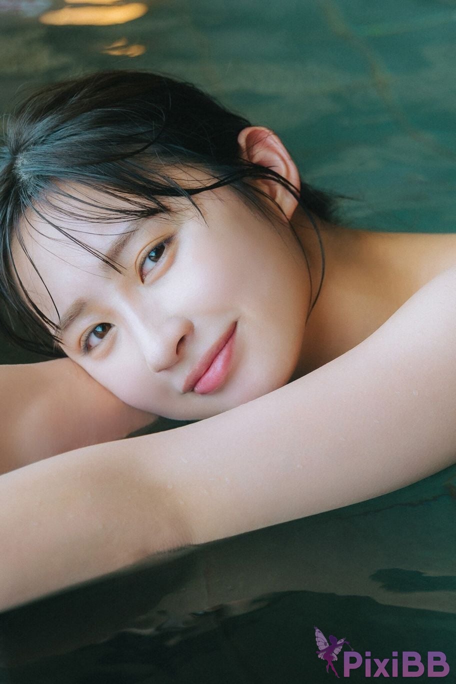 Japanese Idol Hinata Matsumoto FRIDAY digital photo book Bodies staring at each other Vol.2 100 Page super deluxe edition PixiBB.COM 112