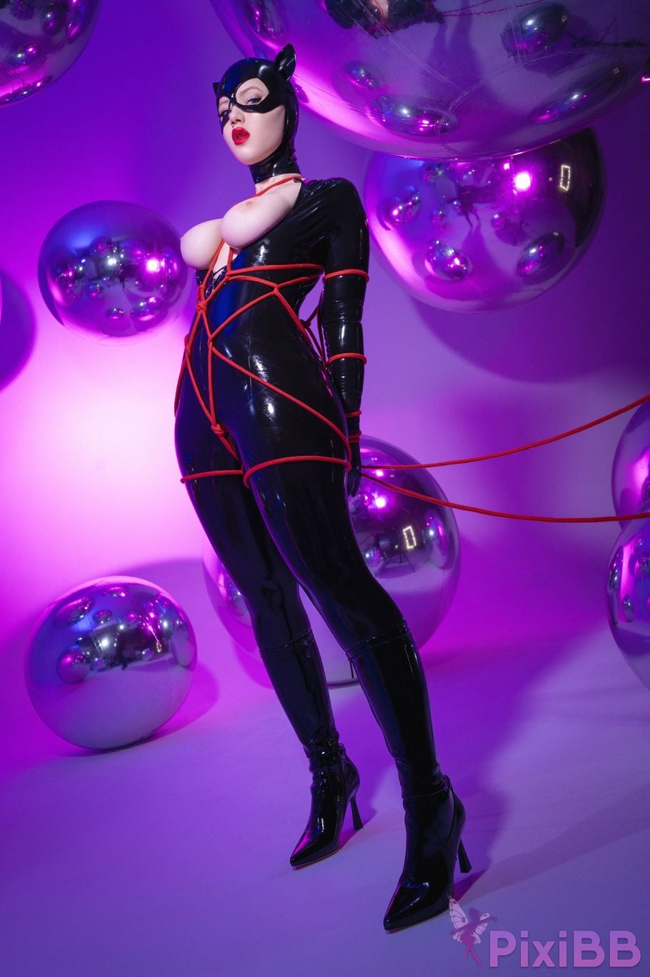 Lada Lyumos Catwoman PixiBB.COM 3