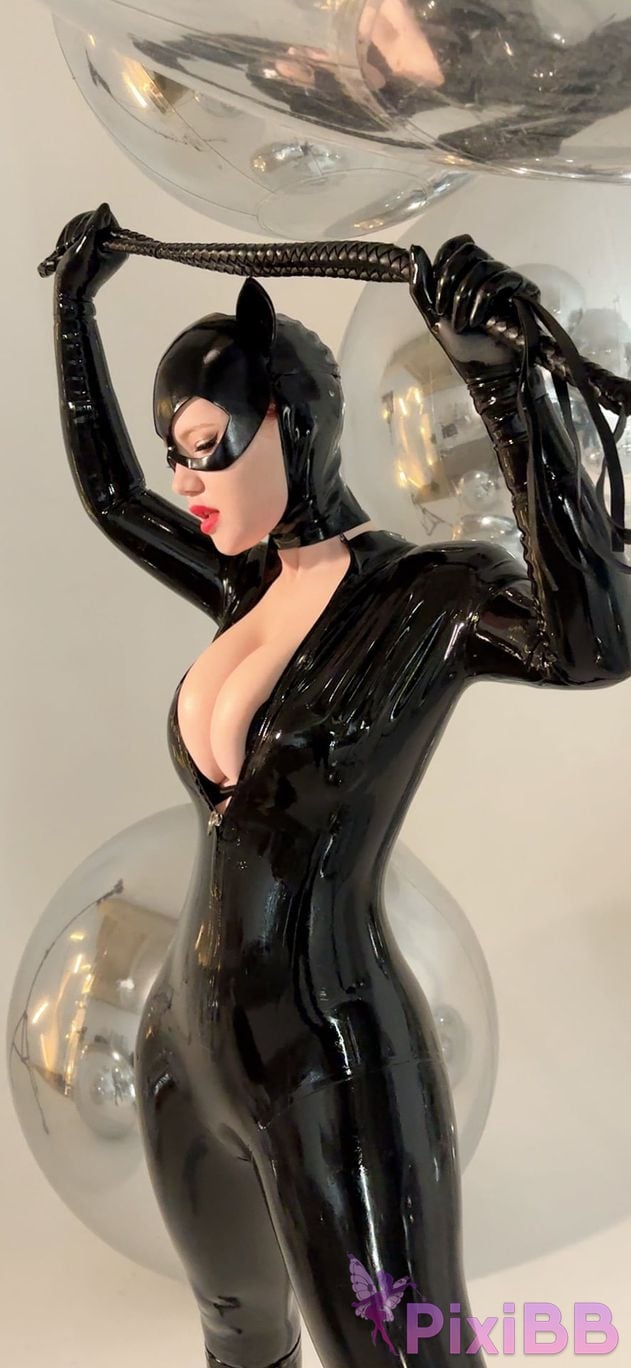 Lada Lyumos Catwoman PixiBB.COM 38