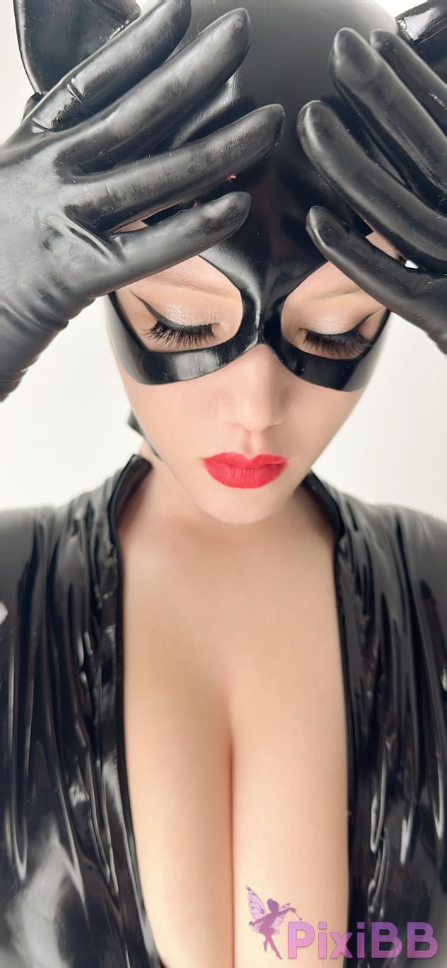 Lada Lyumos Catwoman PixiBB.COM 48