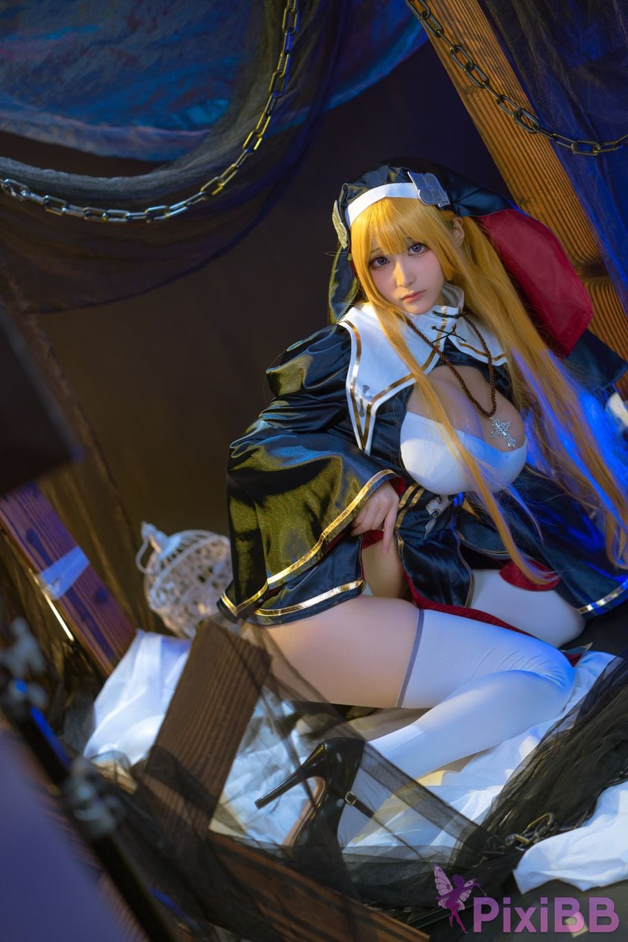 Coser Youmeko PixiBB.COM 010