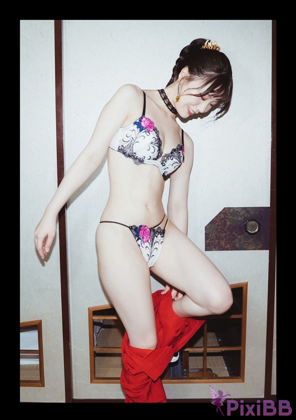 Japanese Idol Mio Ishikawa Escape PixiBB.COM 066