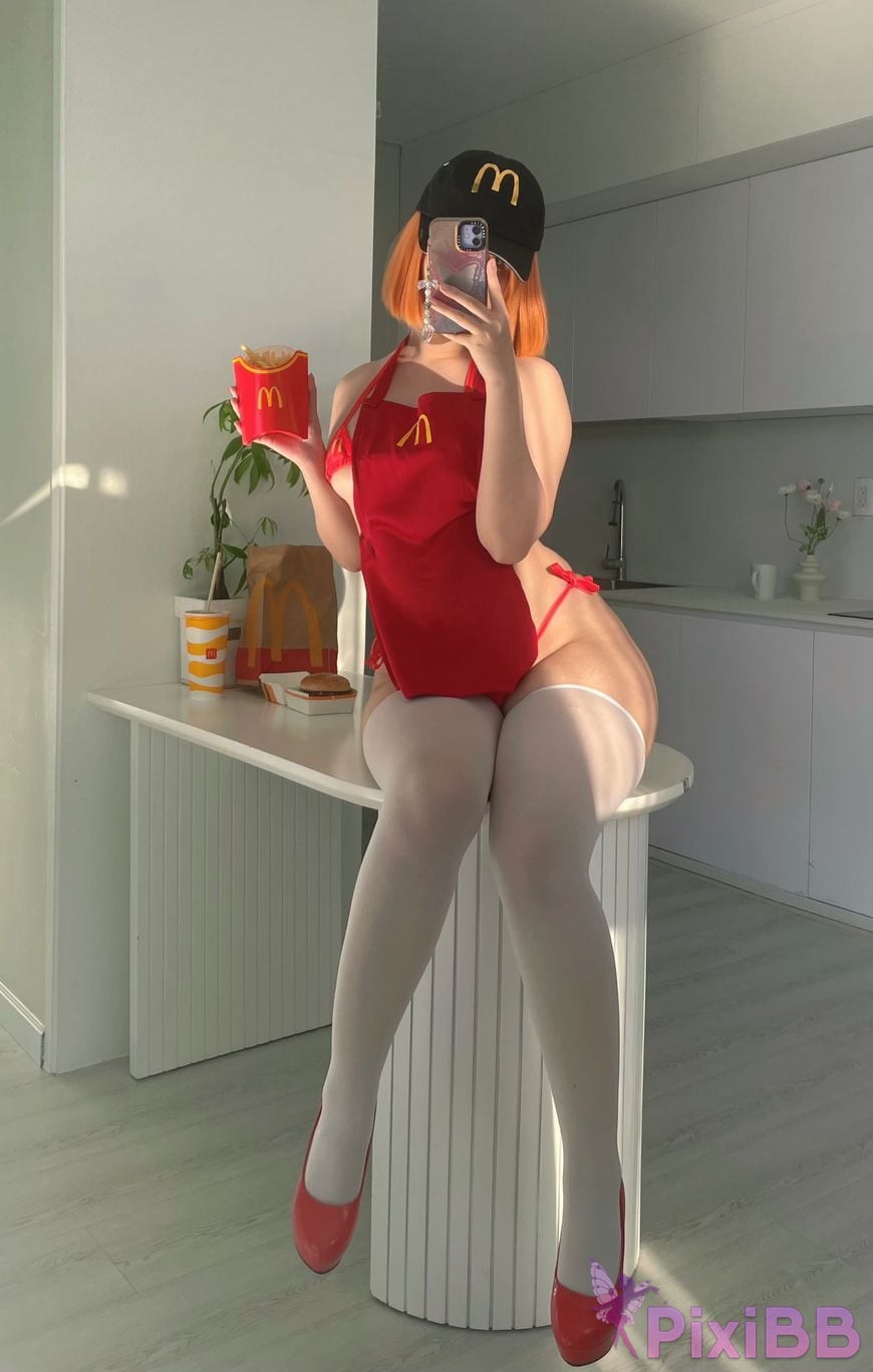 Peachuu Peachyy McDonald’s Mommy PixiBB.COM 10