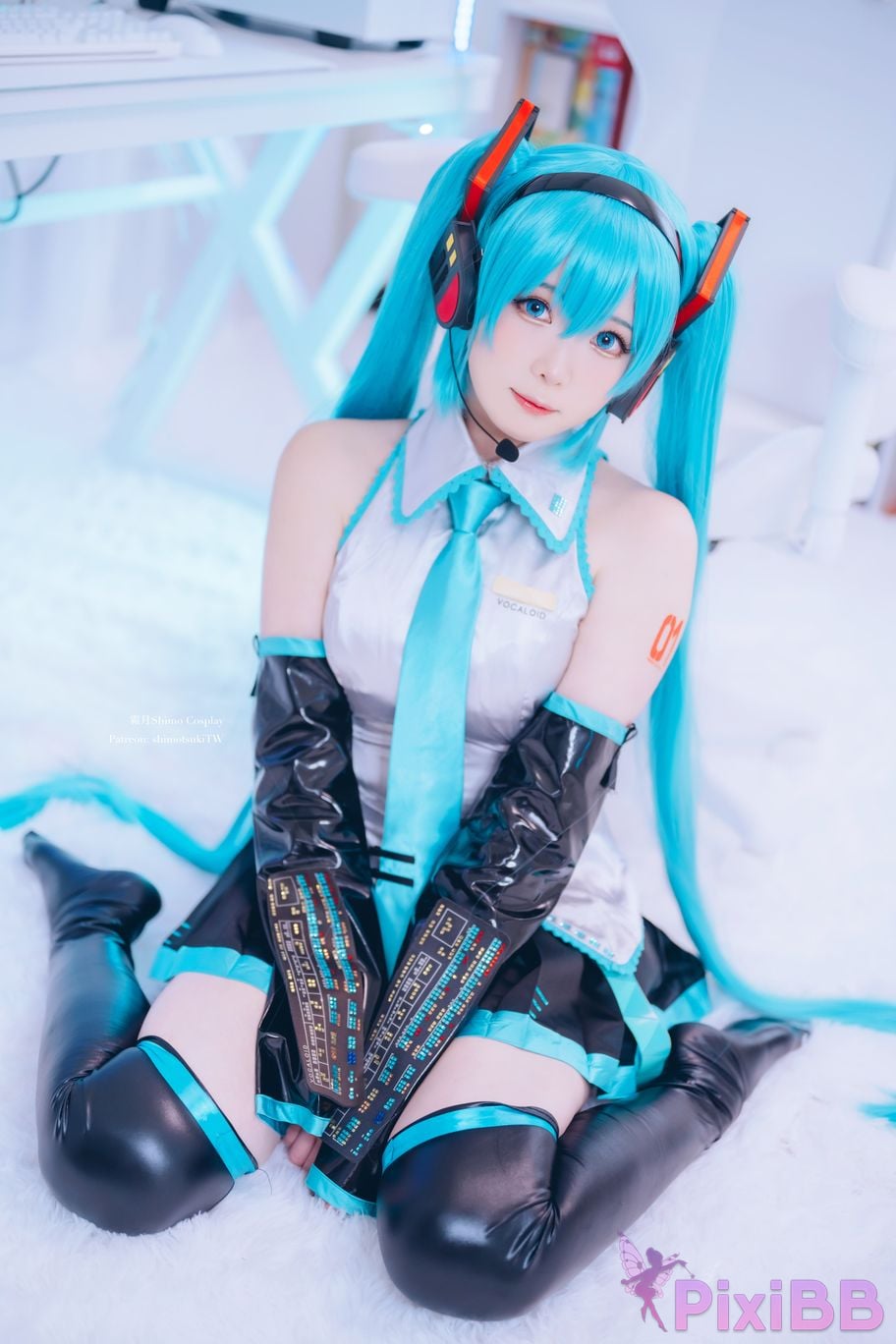 Shimo Hatsune Miku PixiBB.COM 19