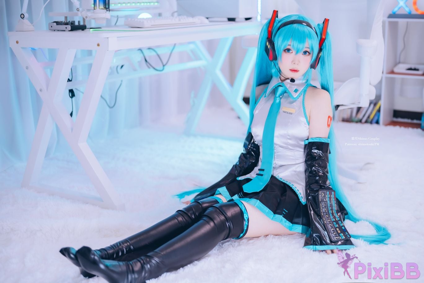 Shimo Hatsune Miku PixiBB.COM 23