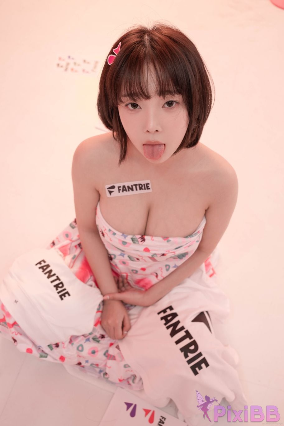 Kang In kyung Pink Bikini PixiBB.COM 059