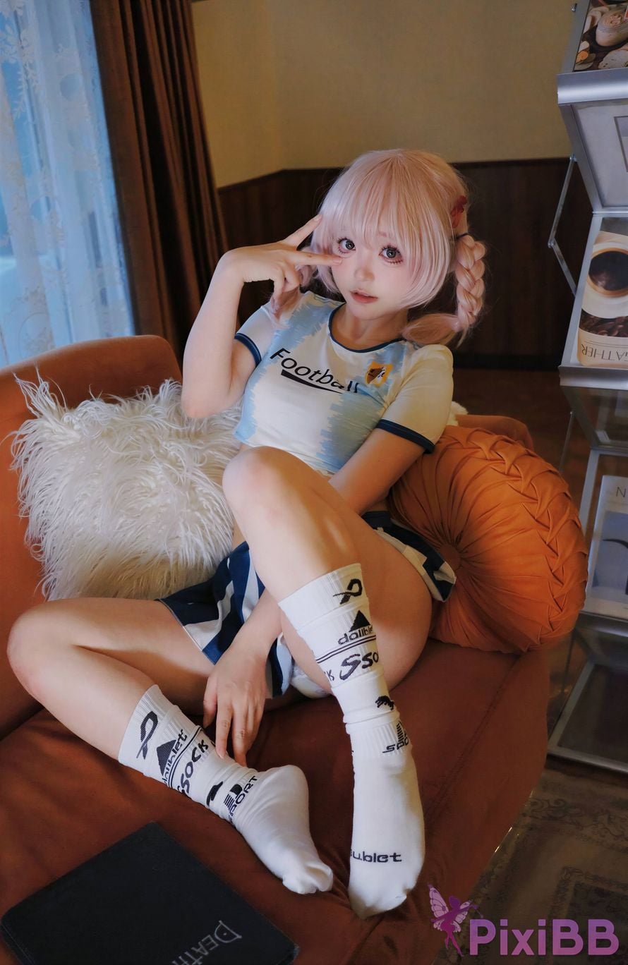 Cosplayer Eiri Kanzawa Lets cheer for you the World Cup together PixiBB.COM 007