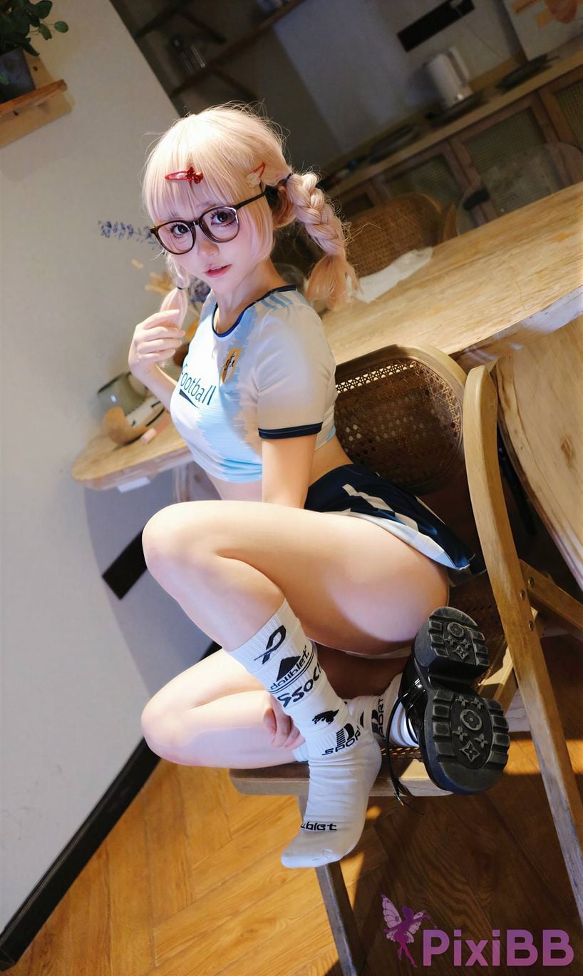 Cosplayer Eiri Kanzawa Lets cheer for you the World Cup together PixiBB.COM 121