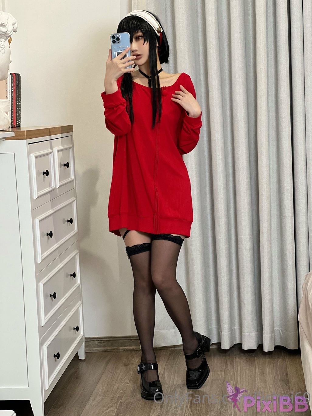 Choi Ji Yun Yor Forger Red Sweater PixiBB.COM 18